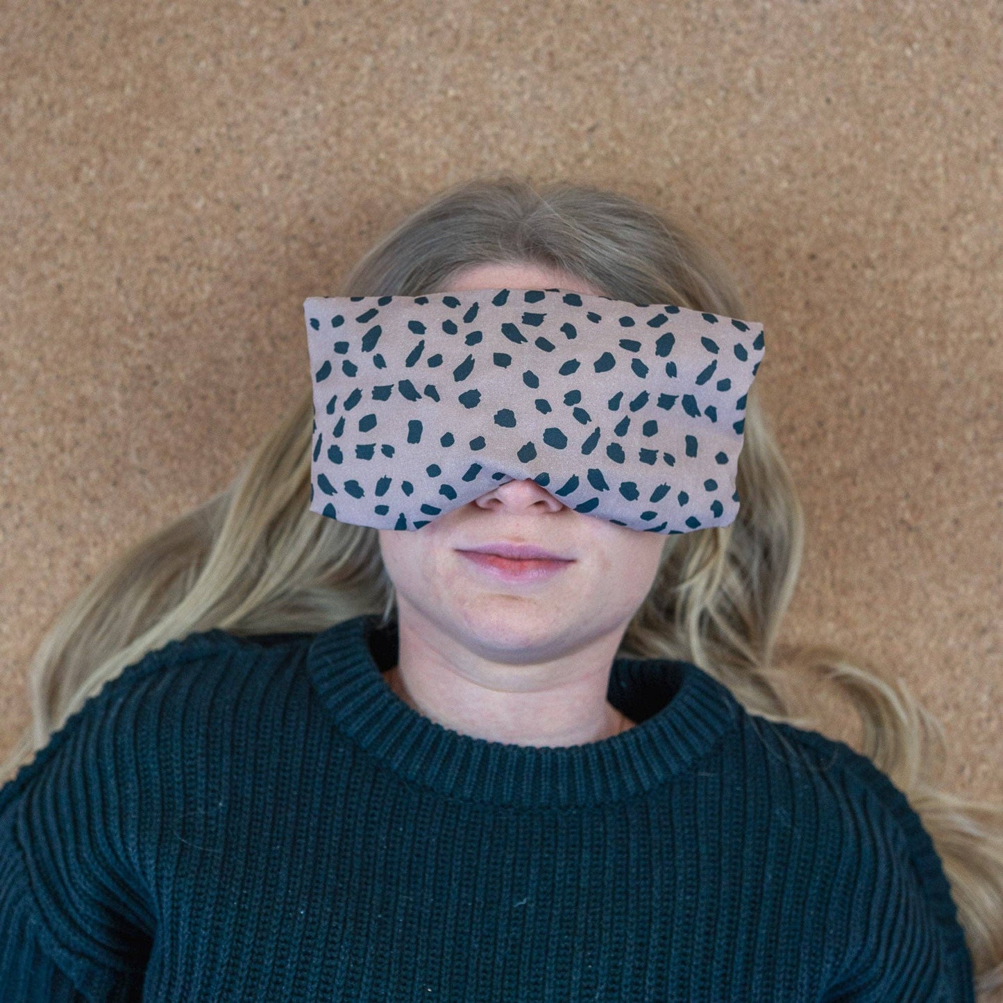 Eye pillow with organic spelt & organic lavender dots coffee