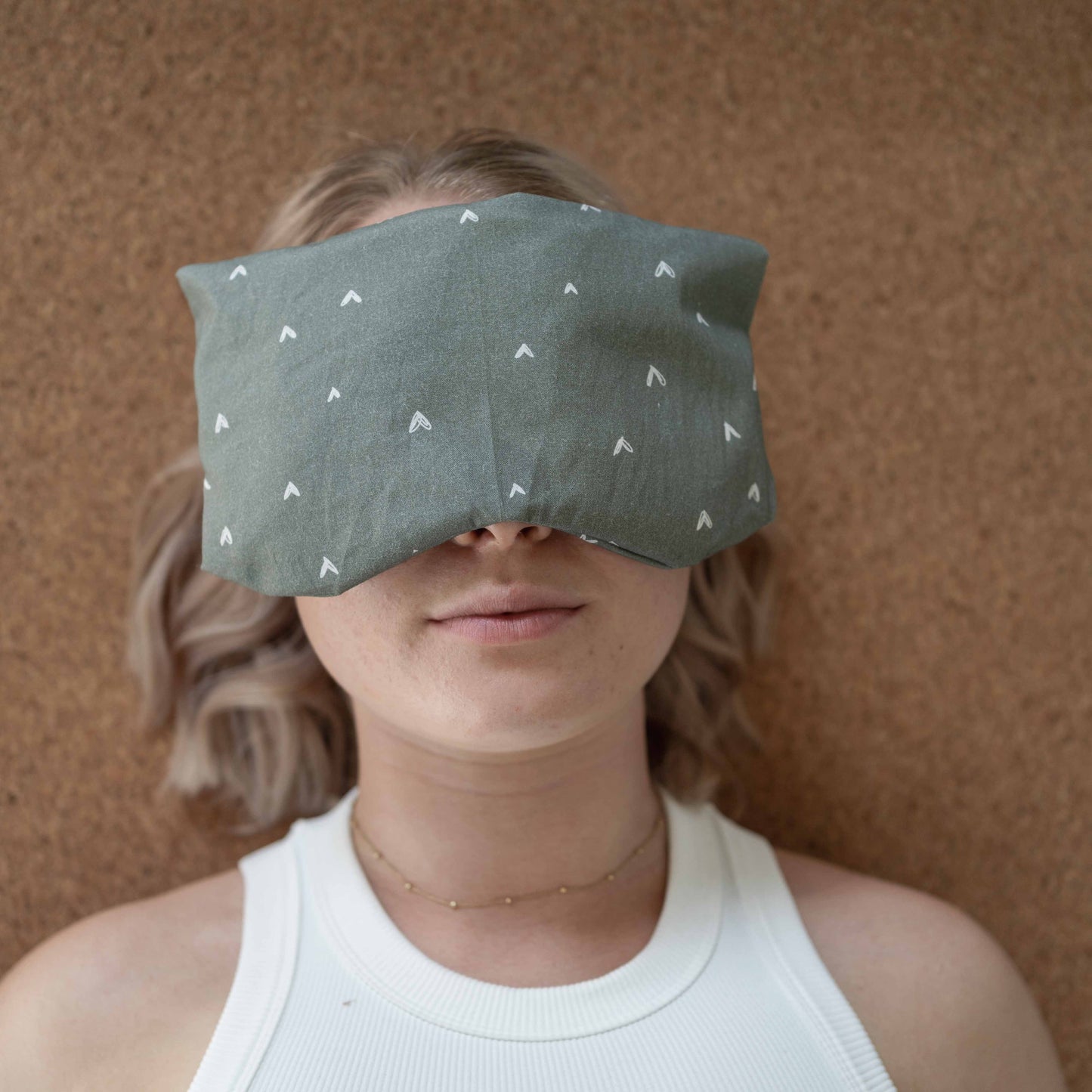 Eye pillow with organic spelt & organic lavender matcha hearts