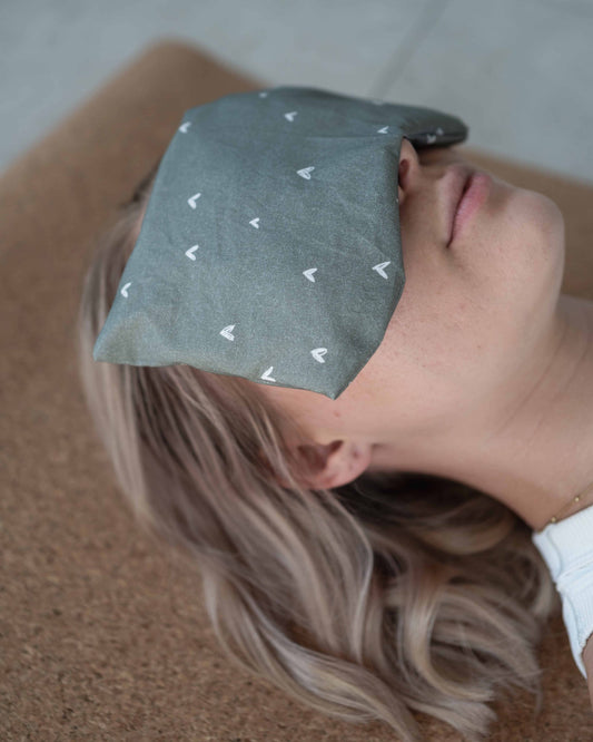 Eye pillow with organic spelt & organic lavender matcha hearts