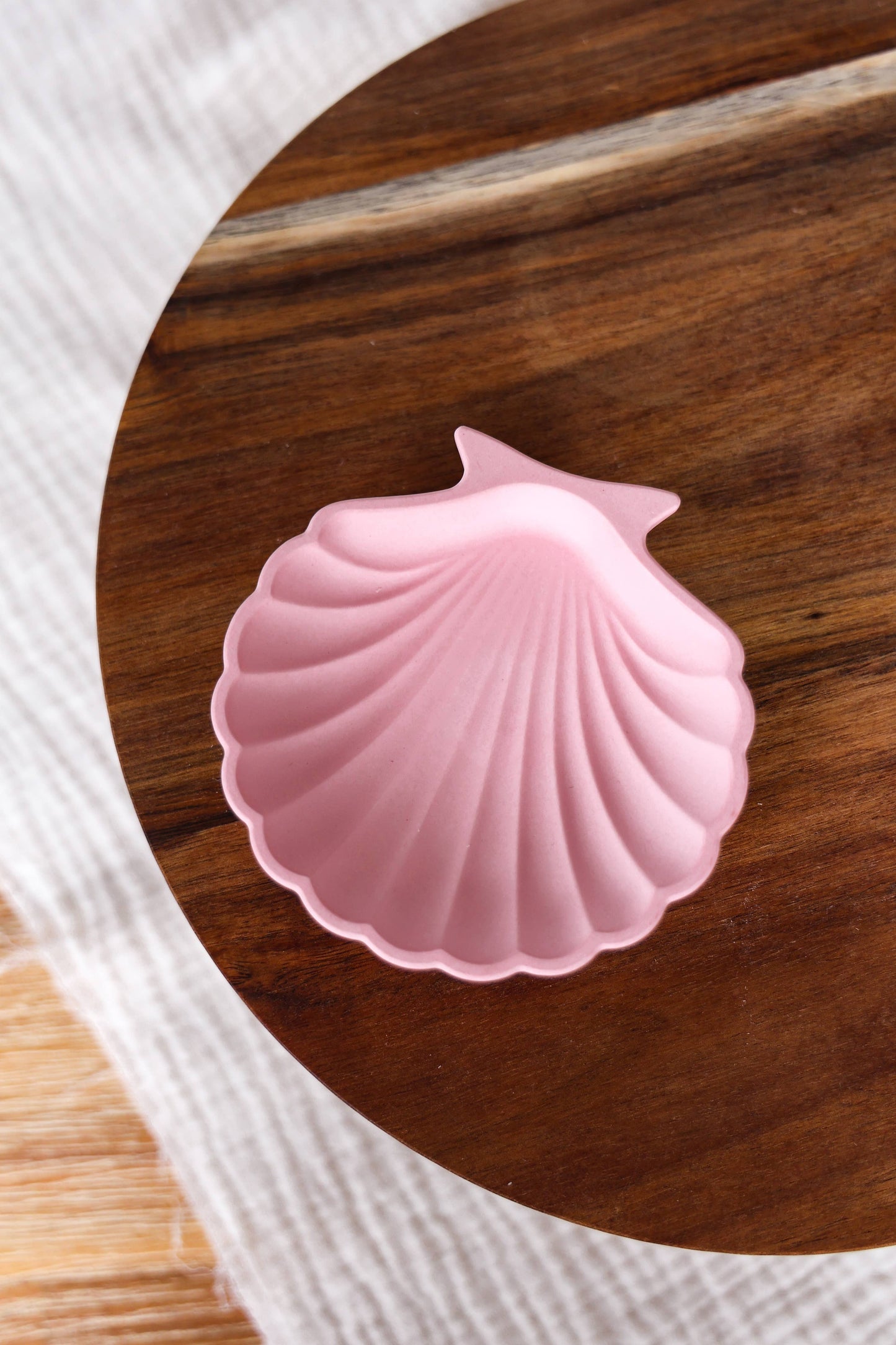 Niki Candle - Flat mussel bowl - handmade: Beige