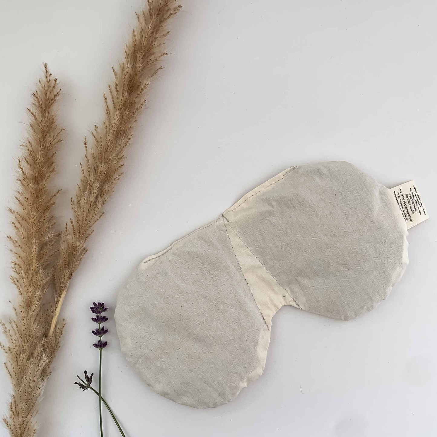 Eye pillow with organic spelt & organic lavender matcha hearts