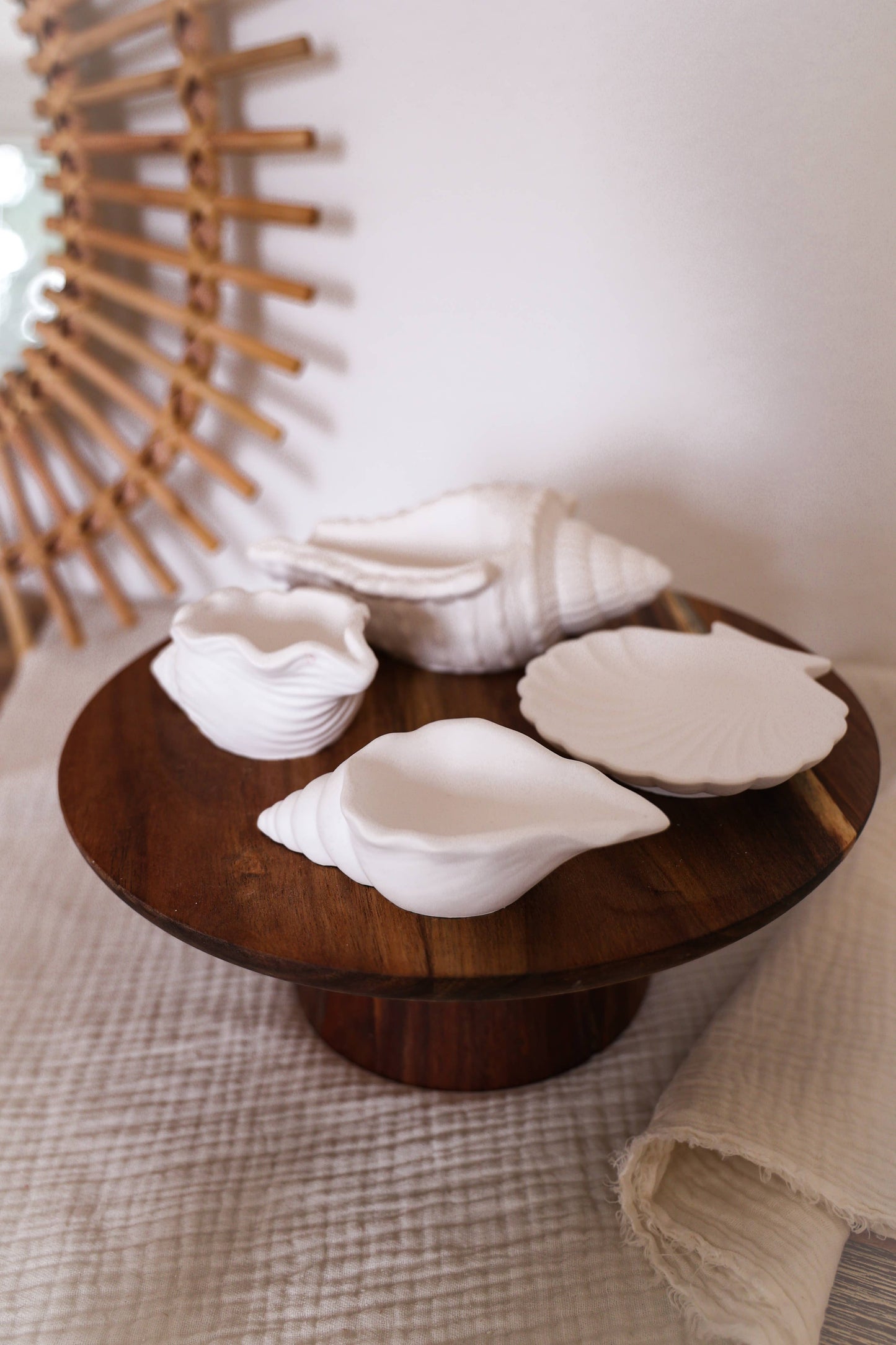 Niki Candle - Flat mussel bowl - handmade: Beige