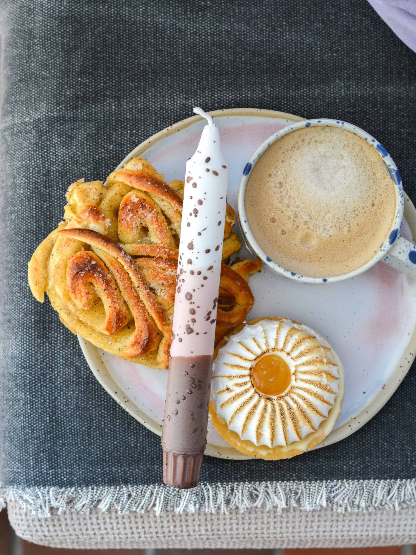 Nordtrice - Taper candle - Cappuccino Coffee Confetti